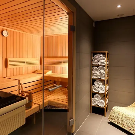 ホテル Art'otel Cologne, Powered By Radisson 4*