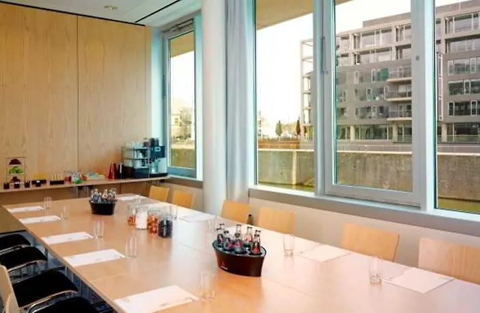 ホテル Art'otel Cologne, Powered By Radisson 4*