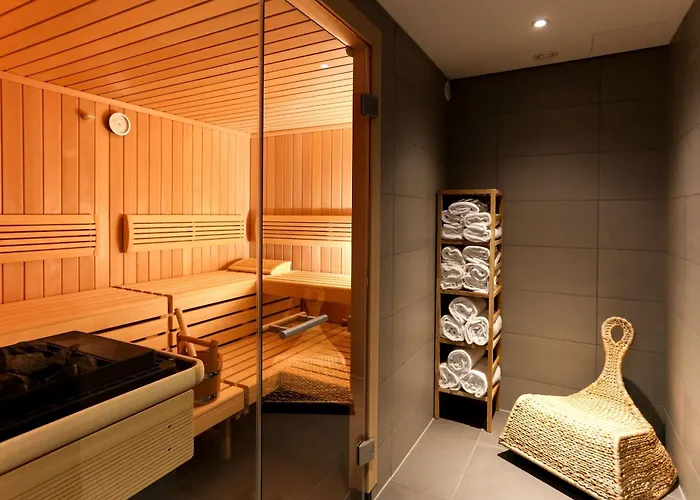 ホテル Art'otel Cologne, Powered By Radisson 4*